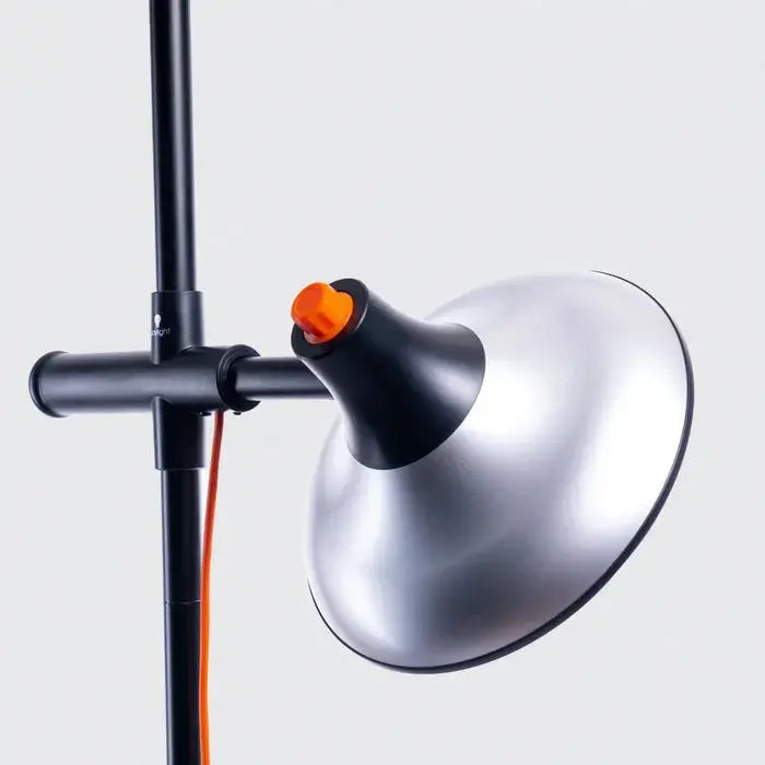 Artist Studio Lamp 2 on tripod stand in an art studio
Adjustable Daylight D31575 lamp shining on canvas
Close-up of the lamp head on Artist Studio Lamp 2