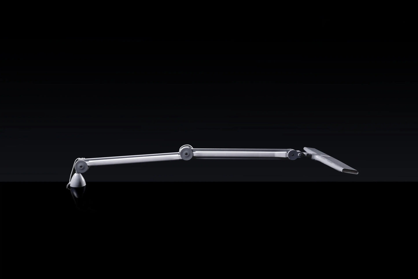 Daylight Luminos LED table lamp
bright adjustable desk lamp UK
long arm LED lamp with clamp
professional daylight task lamp