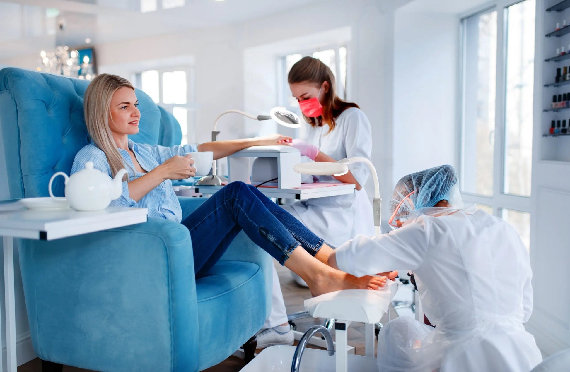 1.75x magnification with crystal-clear lens

Daylight LEDs – flicker-free and energy-saving

Strong clamp base – easy desk attachment