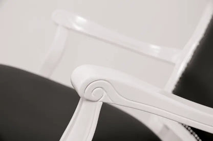 Mila Prince Styling Chair

luxury salon styling chair

professional hairdressing chair